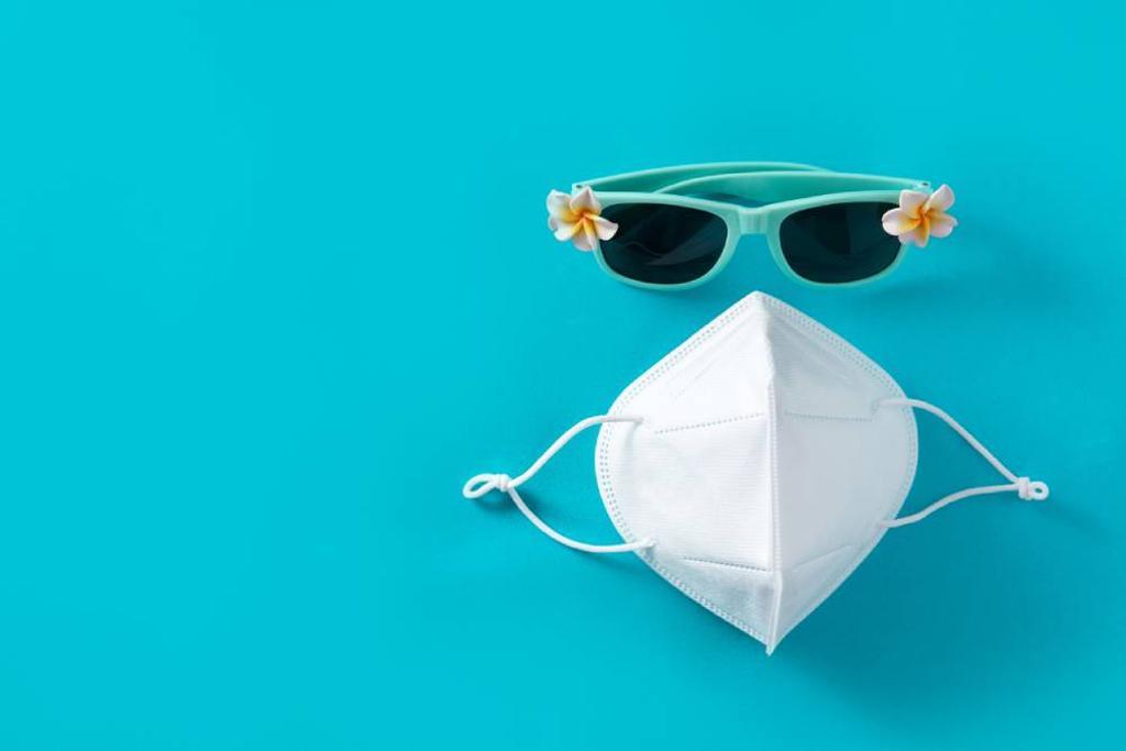 Gafas de sol y mascarilla, el verano de 2020