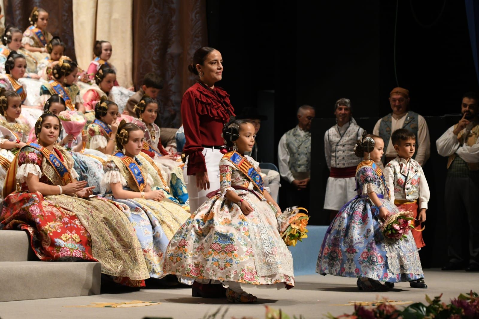 La exaltación de la reina fallera infantil de Burriana del 2023, en imágenes