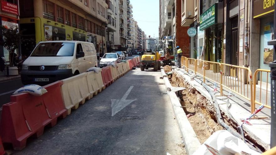 La avenida del Oeste pasa a doble sentido por las obras en San Vicente y Azzati