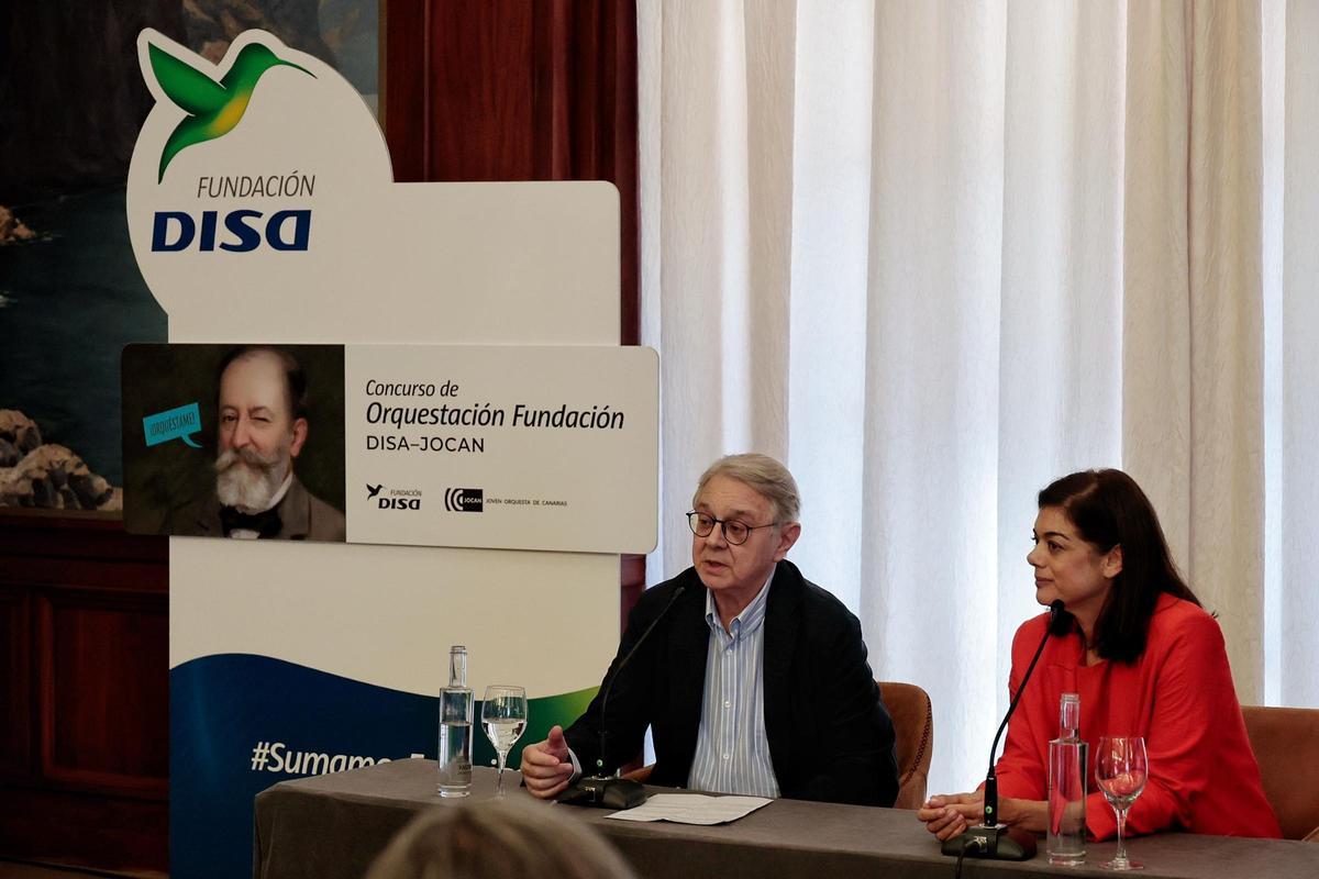 Víctor Pablo Pérez y Sara Mateos durante la presentación del nuevo concurso.