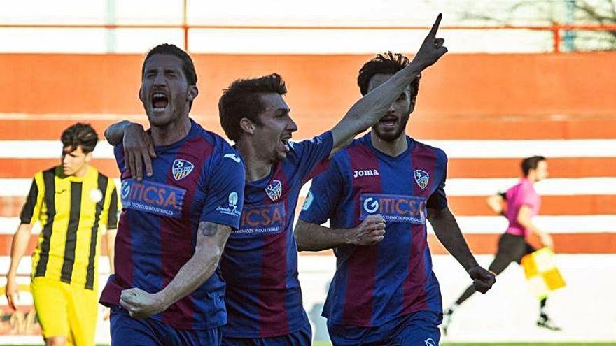 El Alzira ya ha logrado un 'ascenso' y es campeón de su subgrupo de Tercera.