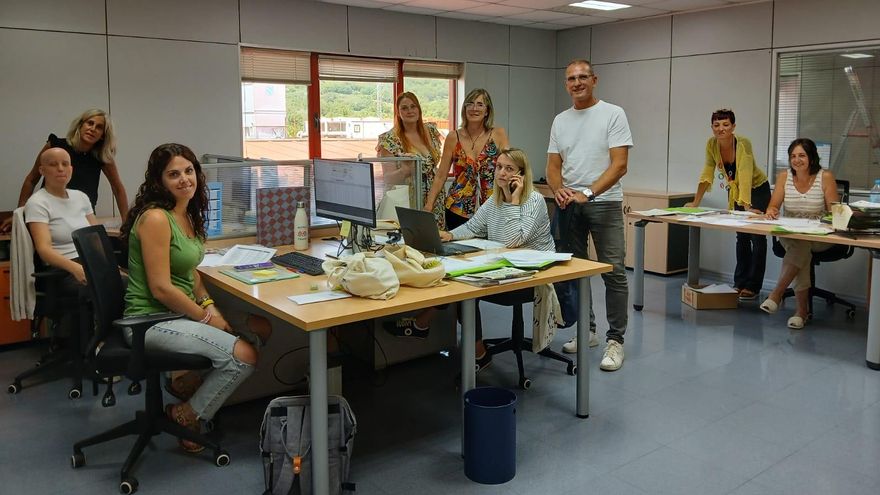 Alguns dels treballadors de Vegetalia a la nova oficina ubicada a l'antiga Casa Mas, a Castellterçol