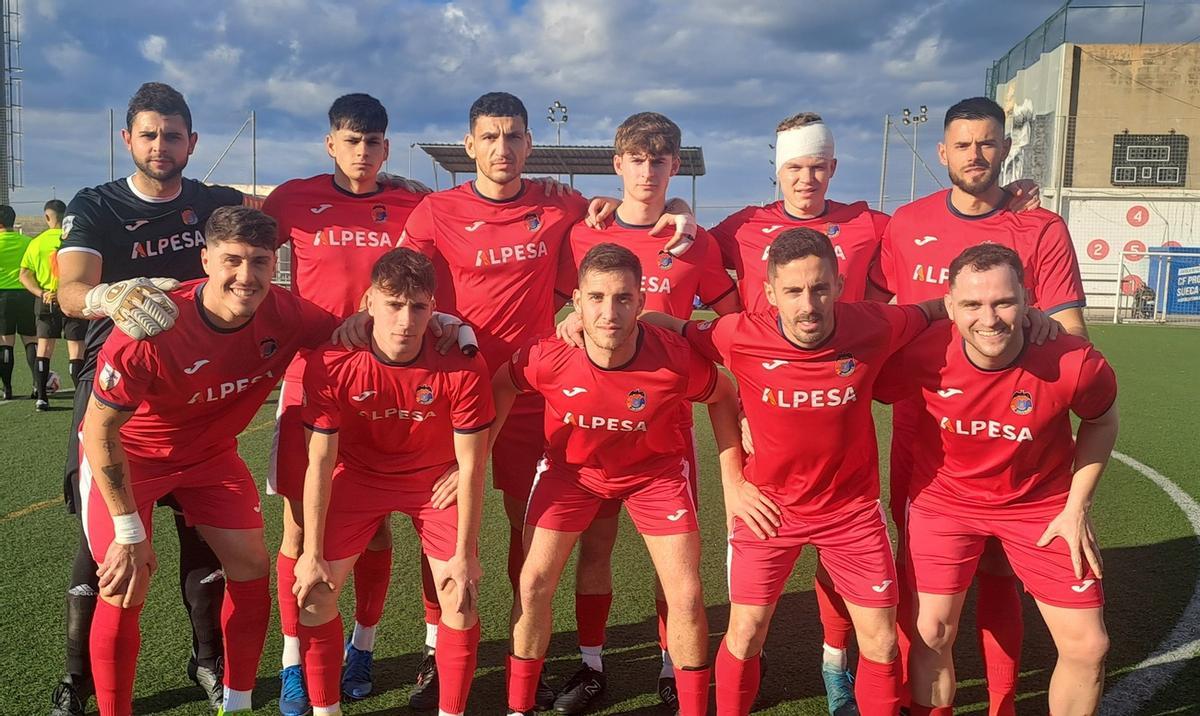 ültimo once titular de la UE Tavernes en la Liga