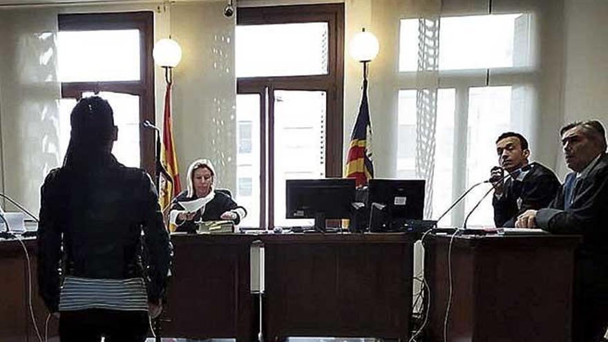 La mujer acusada, ayer durante el juicio celebrado en Palma.