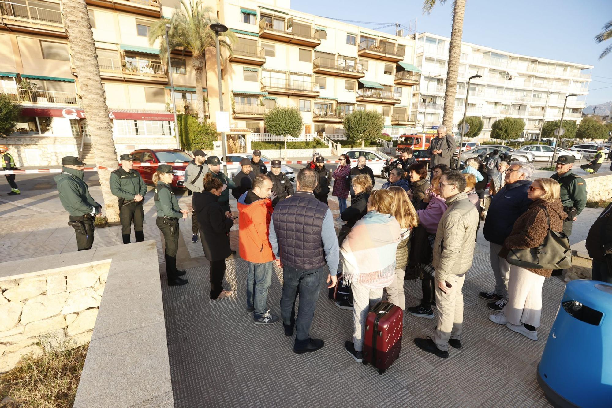 Susto en El Campello: cae el voladizo de un edificio