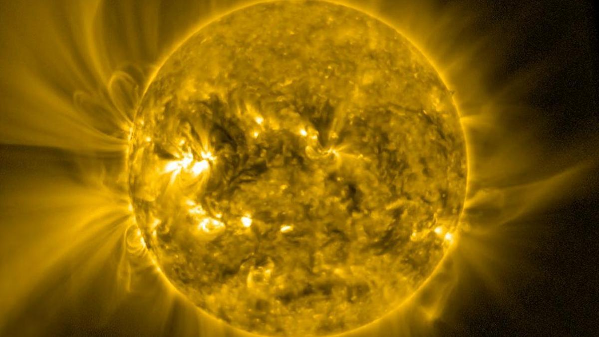 El Sol y su corona solar vistos por el satélite europeo Proba-2.