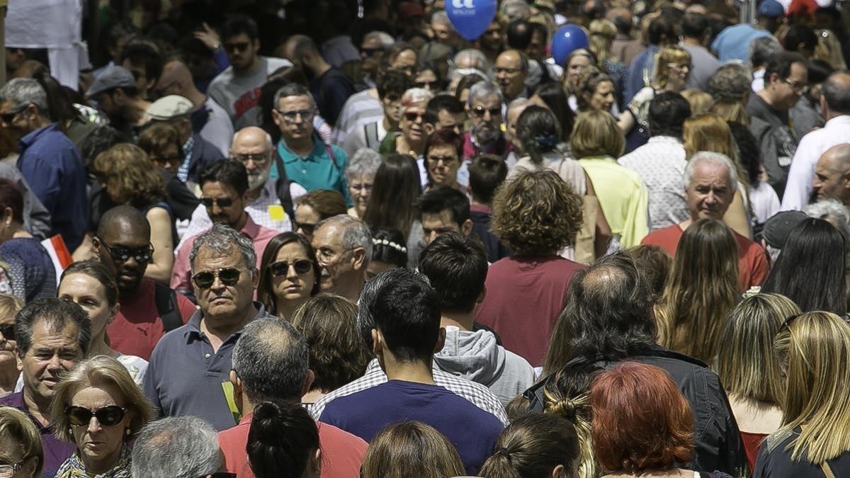 zentauroepp43047051 barcelona  23 04 2018  diada de sant jordi  en rambla de cat180424120139