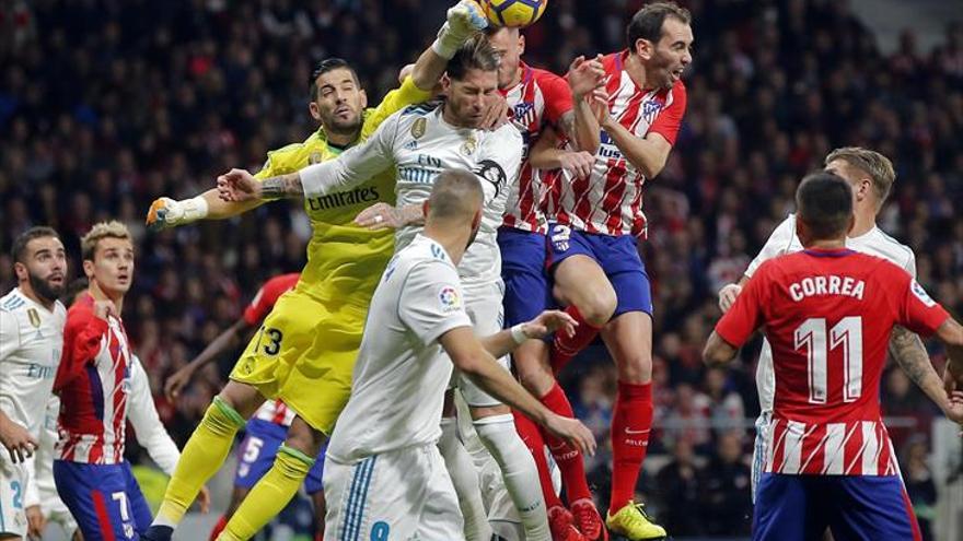 Atlético y Real Madrid empatan en un duelo con más pasión que juego