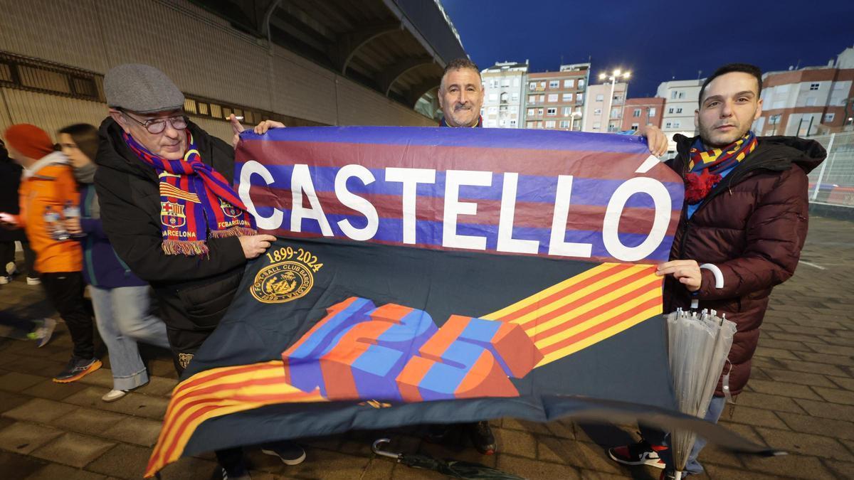 Galería | La lluvia respeta... y gran ambiente en el SkyFi Castalia para ver el Barcelona-Athletic de la Supercopa