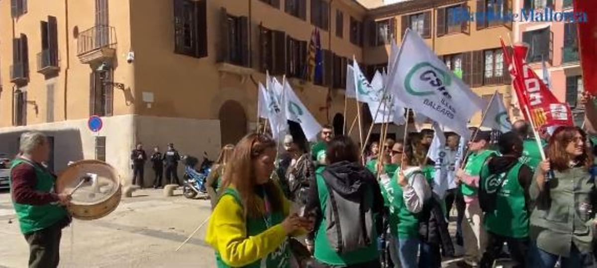 Los trabajadores en una anterior protesta.