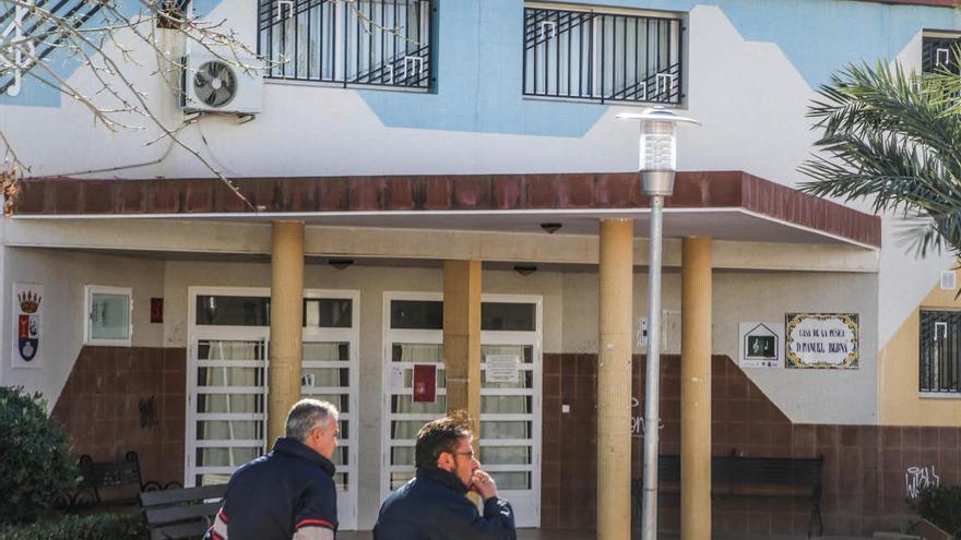 La Casa de la Música de Albatera fue uno de los edificios que se quedaron sin servicio de limpieza.