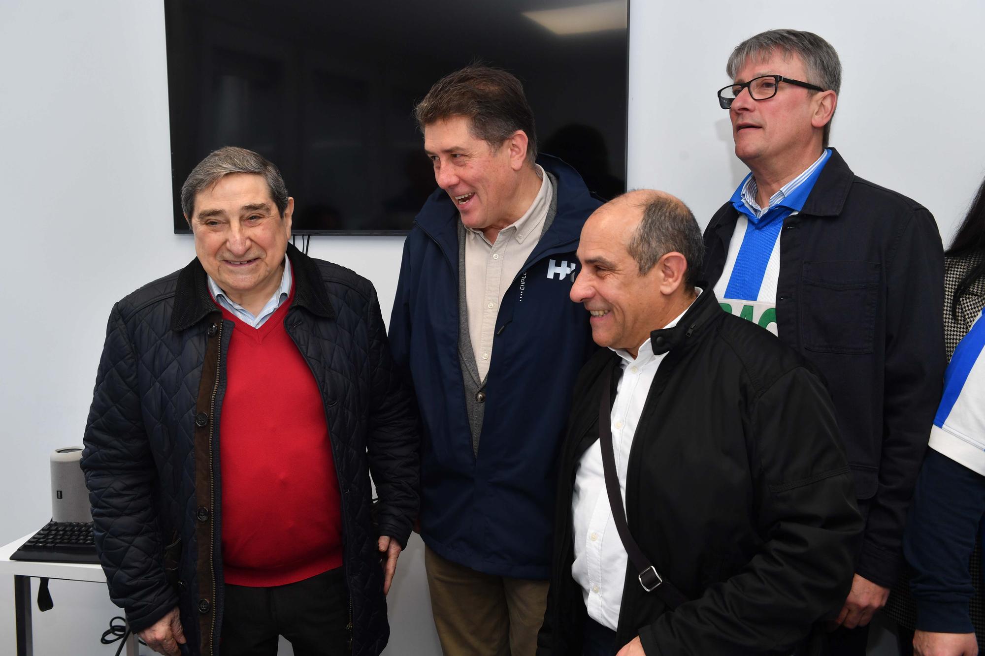 Inés Rey y Antonio Couceiro coinciden en la inauguración del nuevo de la Federación de Peñas Deportivistas en Riazor