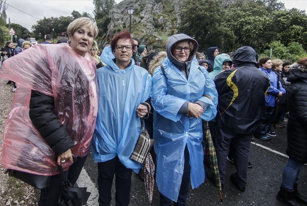 La procesión de Bajada de la Virgen de la Montaña, patrona de Cáceres