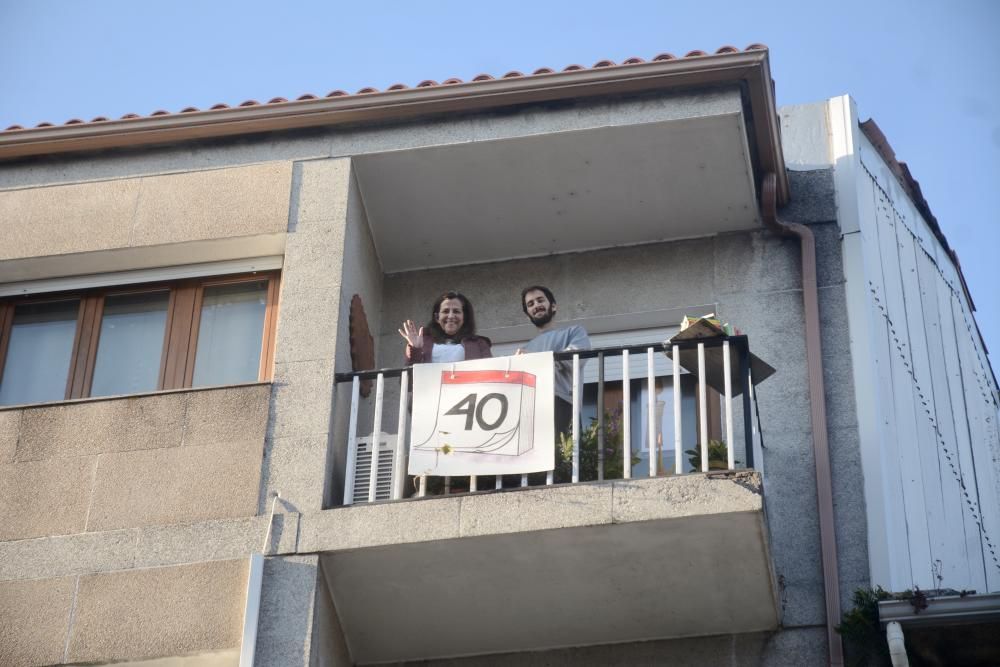 Vecinos unidos en la cuarentena por los aplausos en los balcones