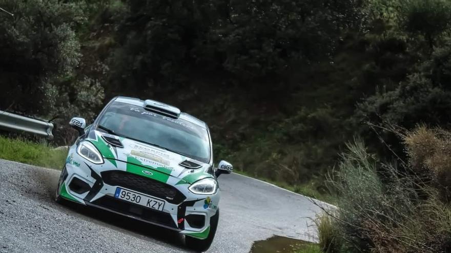 Miguel Grande, con su Ford Fiesta Rally 4 durante una prueba.