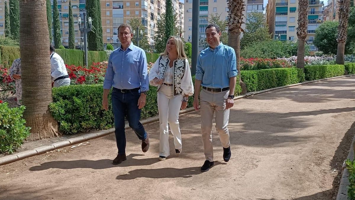 El Presidente Del PP, Alberto Núñez Feijóo; El Presidente Del PP-A Y De La Junta De Andalucía, Juanma Moreno, Y La Candidata Popular A La Alcaldía De Granada, Marifrán Carazo, A Su Llegada Al Parque Federico García Lorca.