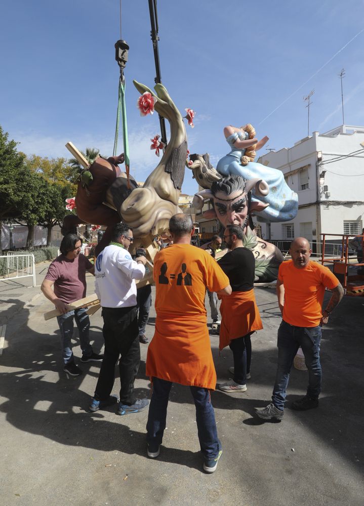 La Falla de la Plaza Rodrigo del Port de Sagunt toma forma