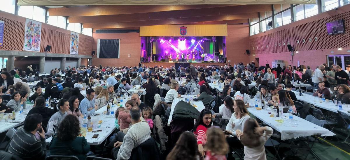 La comida popular y la gala solidaria ‘Lluvia de estrellas’ fueron dos de los actos más multitudinarios durante las fiestas menores de La Almunia.