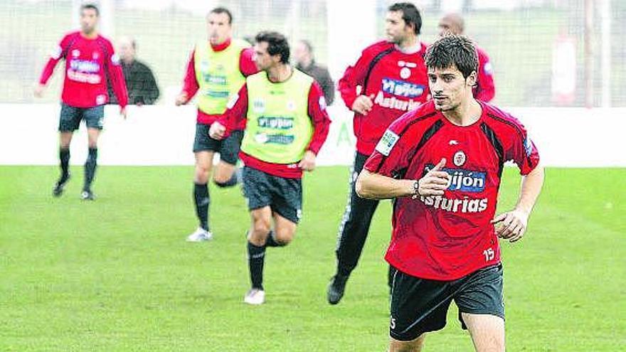 Canella, en primer término, en el entrenamiento de ayer.