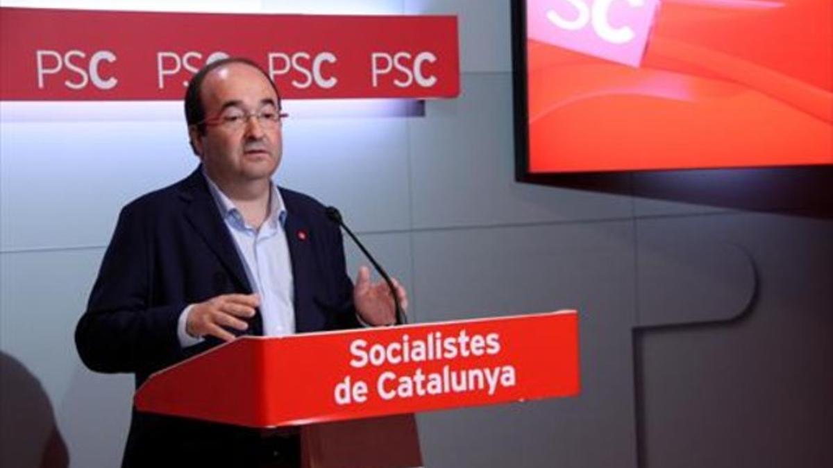 El líder del PSC, Miquel Iceta, en una rueda de prensa este lunes en la sede de su partido.