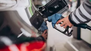 Esto es lo que dice un experto para evitar que te estafen al repostar tu vehículo