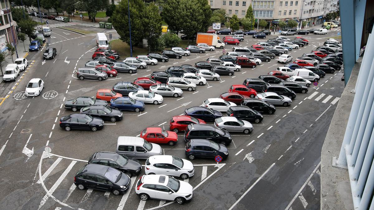 Coches aparcados en los aledaños del estadio de Balaídos