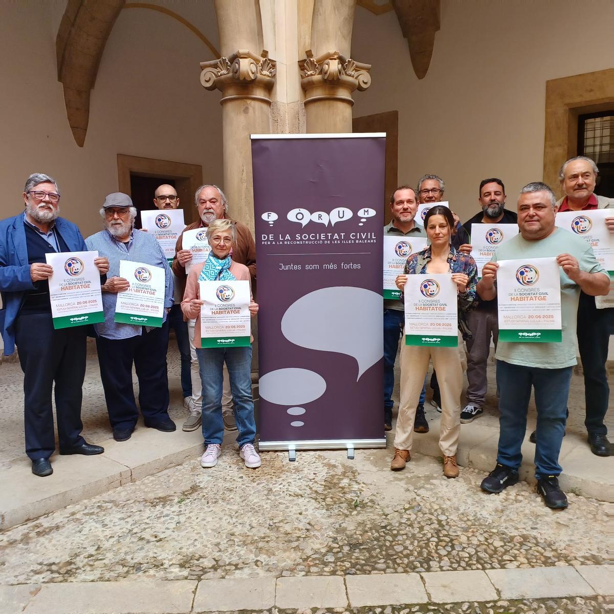 Los integrantes del Fórum Societat Civil presentaron este segundo congreso, dedicado a la vivienda