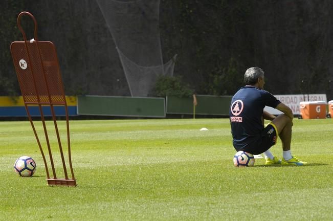 ENTRENAMIENTO DE LA UD LAS PALMAS Y ENTREVISTGA ...