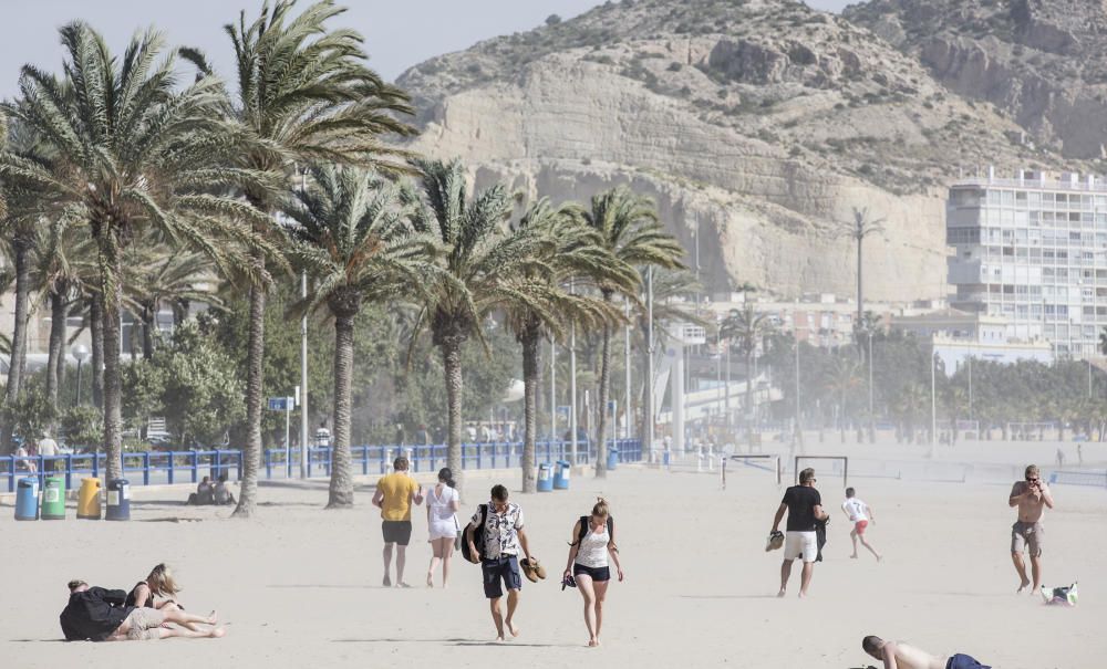 Fuertes rachas de viento en la ciudad de Alicante