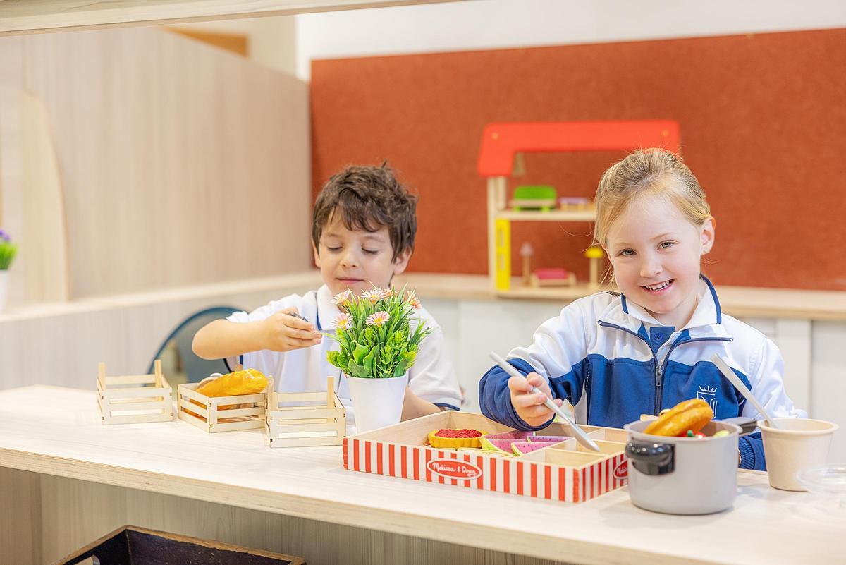 El entorno del Cambridge House que invita a los niños a explorar, descubrir y divertirse al tiempo que trabajan competencias clave.
