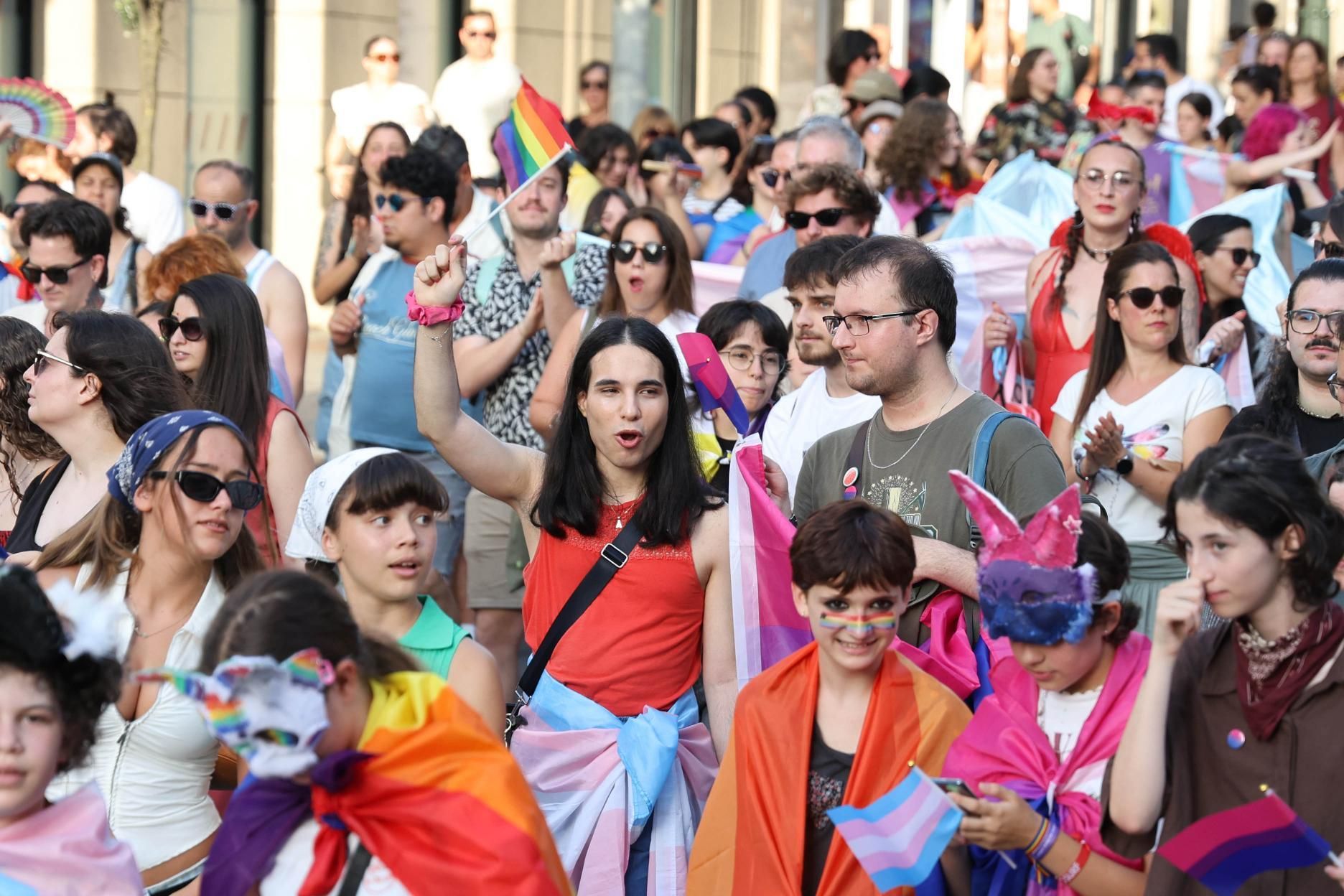 Una multitudinaria marcha celebra el Orgullo más colectivo en Vigo