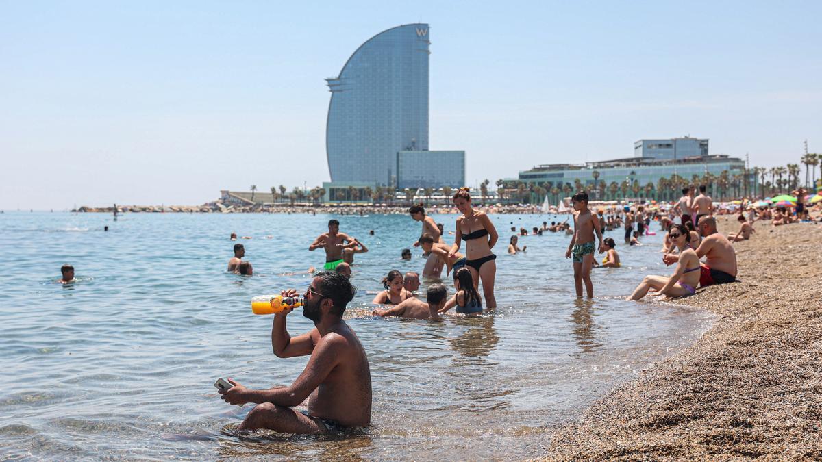 Avís per calor: aquest dilluns les temperatures vorejaran els 40º a Catalunya