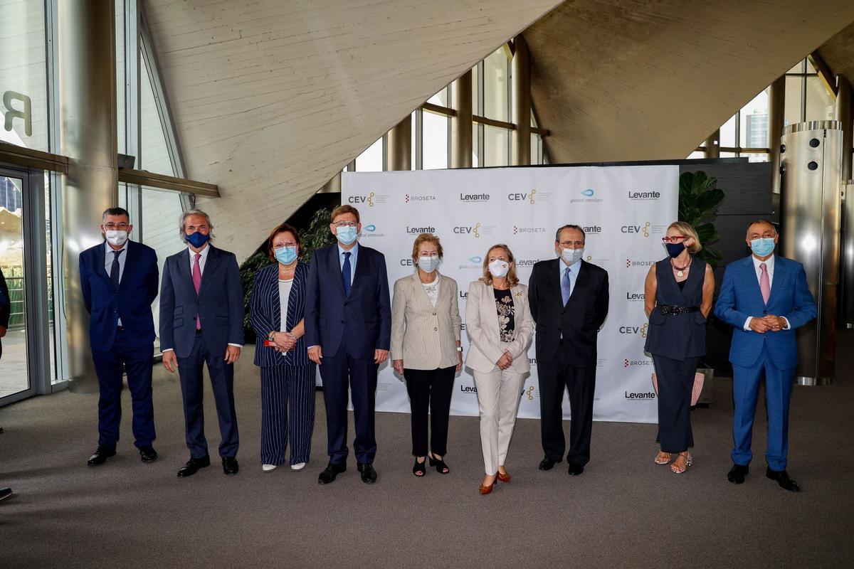 CEV y Levante-EMV reúnen a empresarios y políticos para escuchar a la vicepresidenta