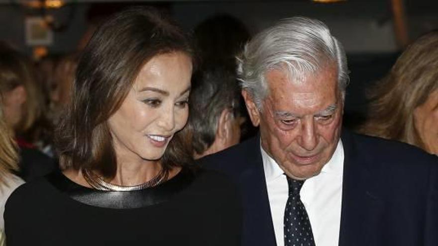 Vargas Llosa pide el divorcio a su esposa