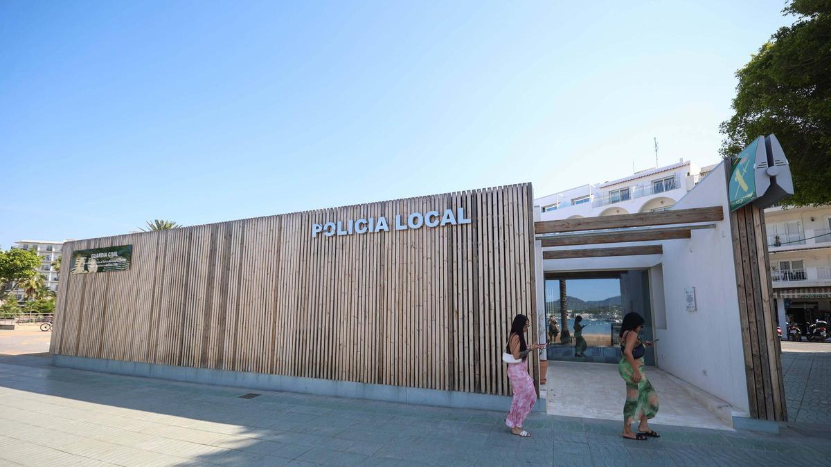 La Policía Local de Sant Antoni presenta su dispositivo especial de verano