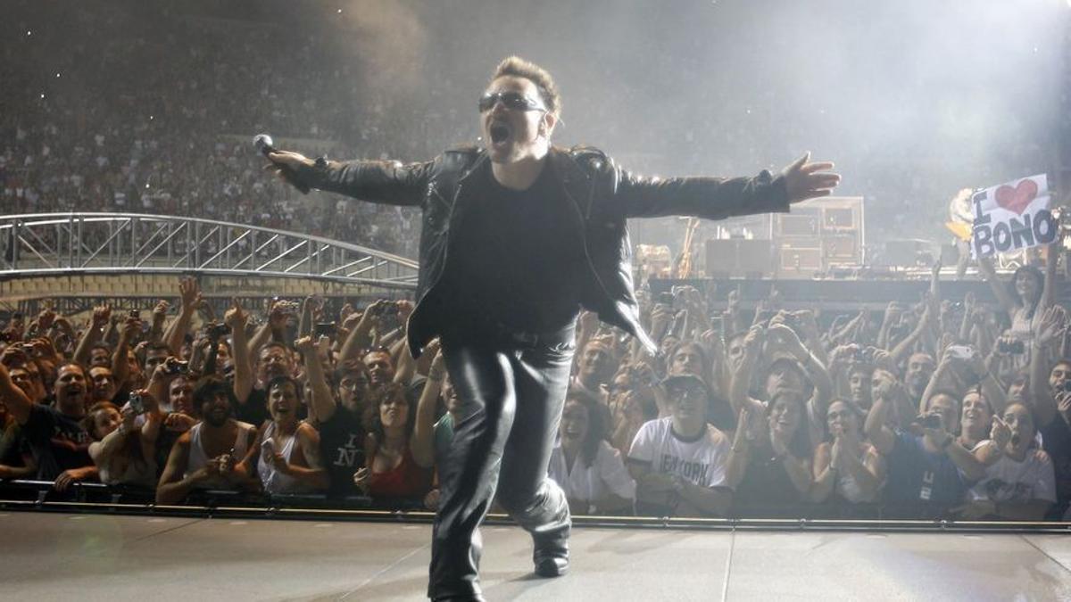 Bono durante el concierto de U2 en la Cartuja, en 2010.