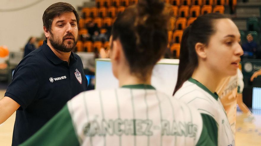 Dos décimas: un preparador físico vigués, en el asalto a un título europeo