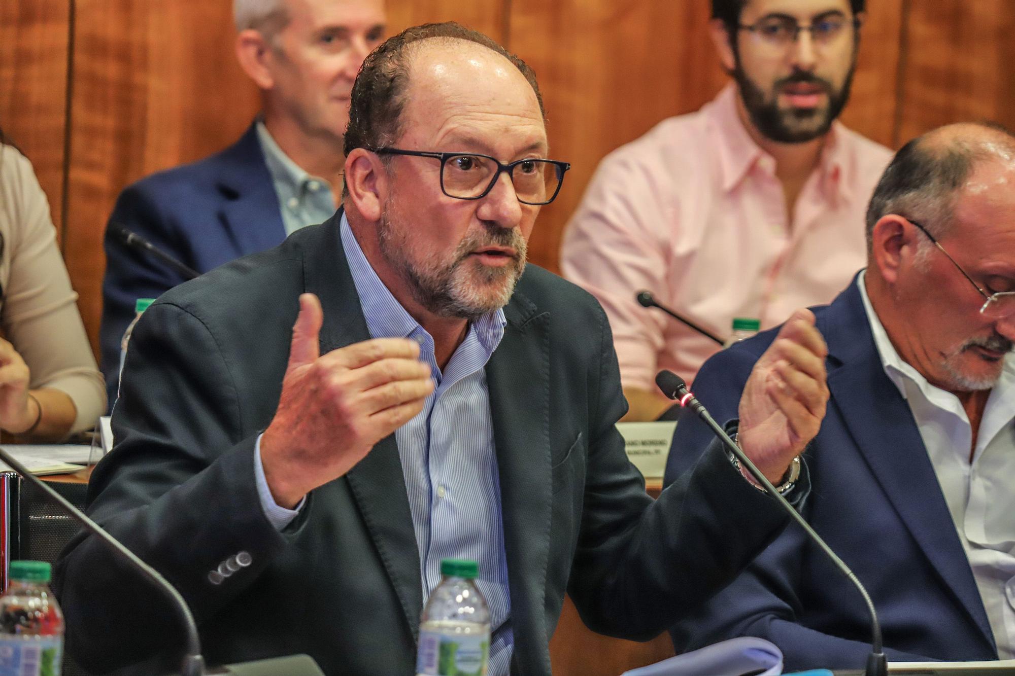 El pleno del Ayuntamiento de Orihuela regresa al salón plenario del Palacio Marqués de Arneva