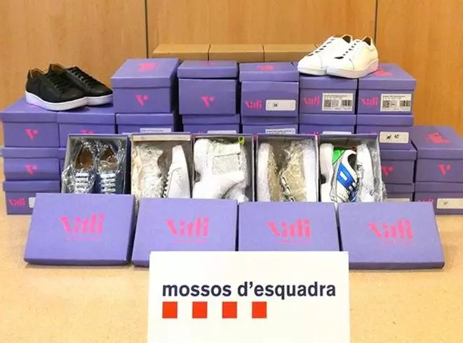 Denuncian a un comerciante de Mataró por vender 51 zapatos de lujo robados en 2024 de un trastero de Gavà