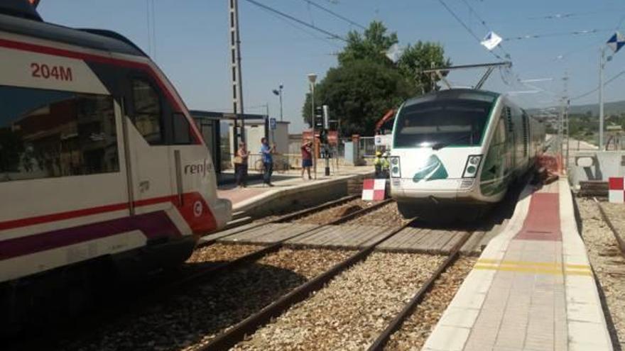 Adif comprueba el estado de  la nueva línea entre l&#039;Alcúdia y Moixent con un tren auscultador