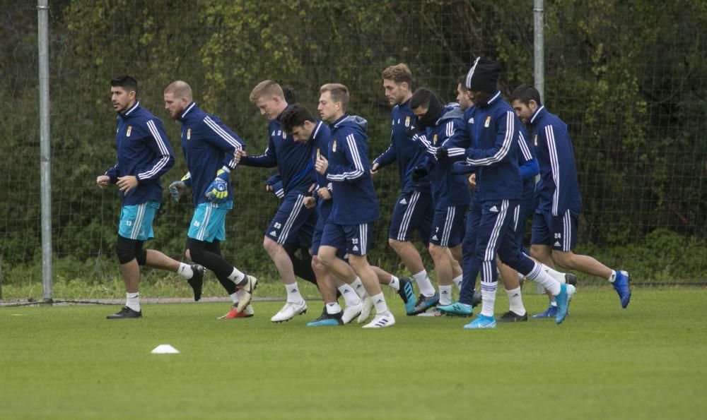 Primer entrenamiento del Real Oviedo después del derbi