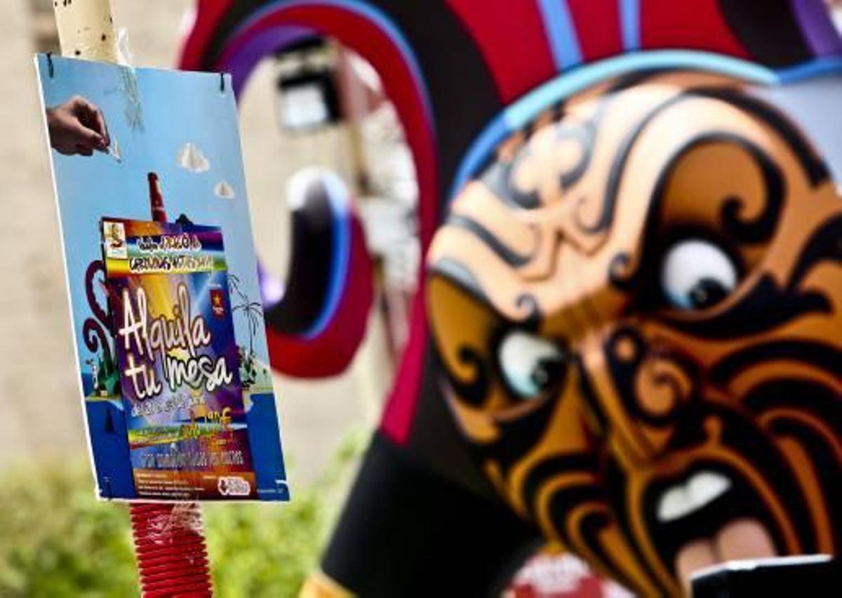 Los racós reducen precios y ofrecen más actividades para conseguir alquilar las mesas