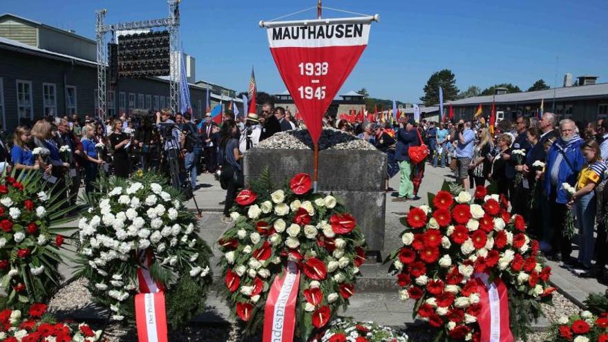 Monumento a los asesinados en el campo.