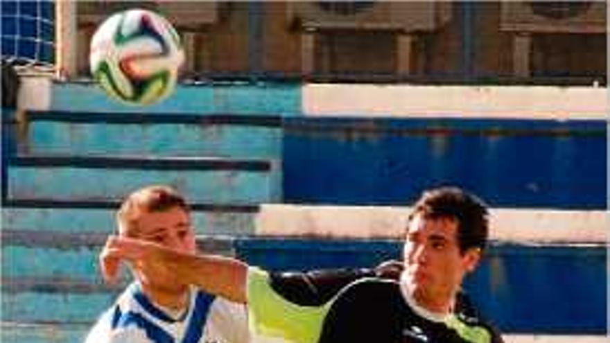 Una acció del partit que la Unió va disputar ahir al Nou Sardenya.