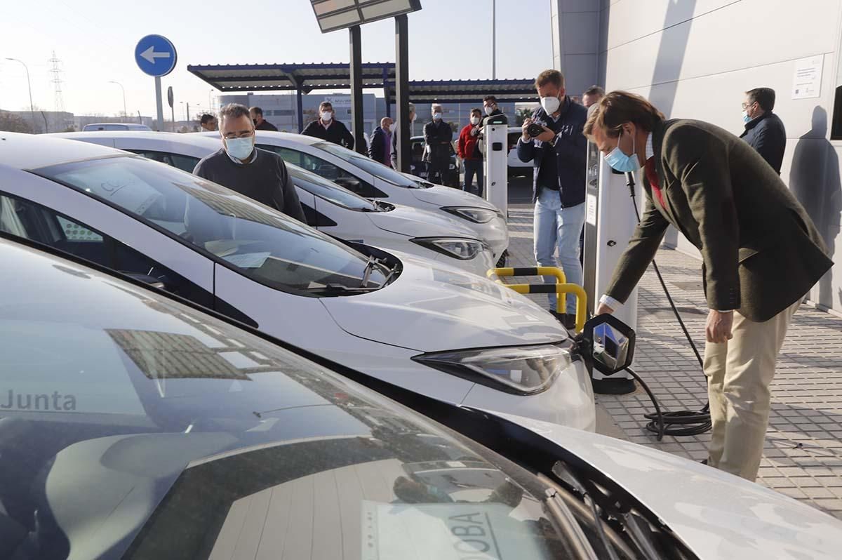Los nuevos vehículos 100% eléctricos de la Junta de Andalucía en Córdoba