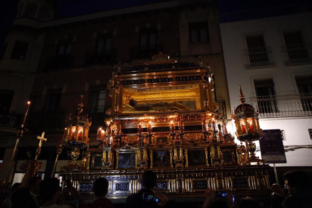 La elegancia fúnebre del Santo Sepulcro