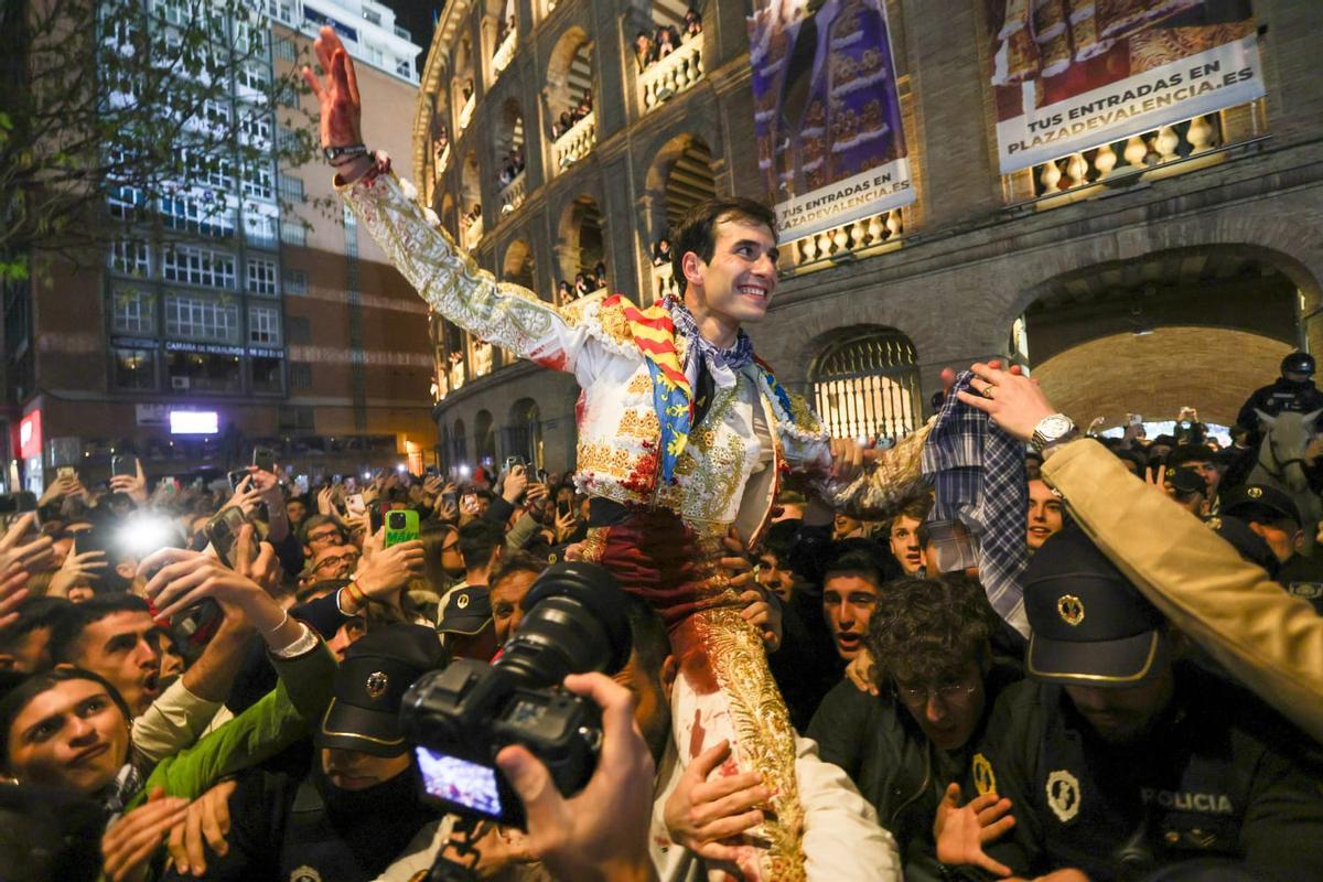 Puerta grande para Navalón en la Feria de Fallas