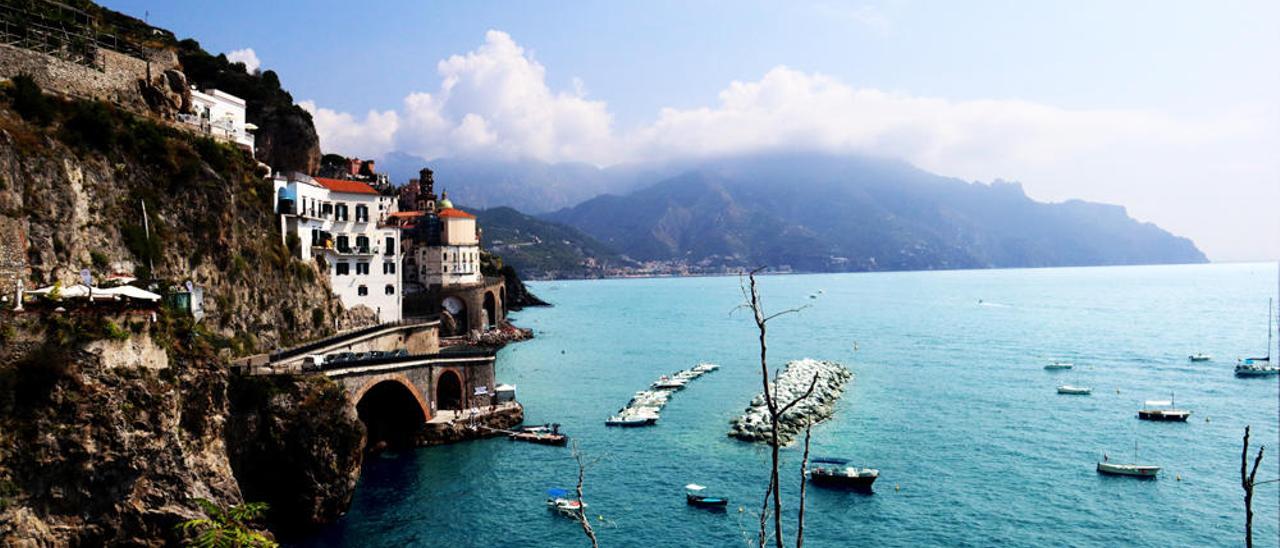 Panorámica de Amalfi, el centro neurálgico de la costa.