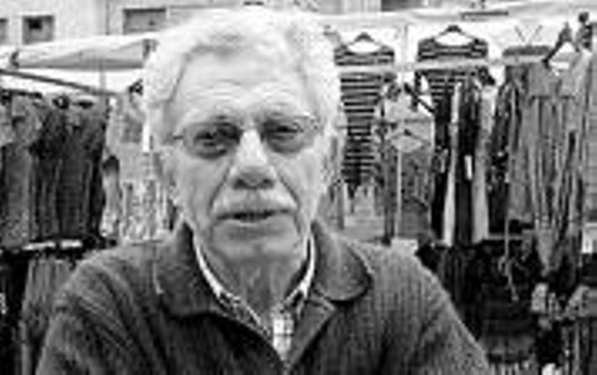 Los candasinos, indignados por el abandono del mural de la Salve, asumen su pérdida