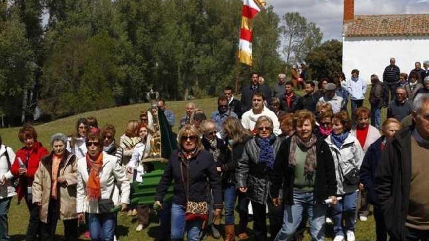 La imagen de la Virgen de los Montes Negros.